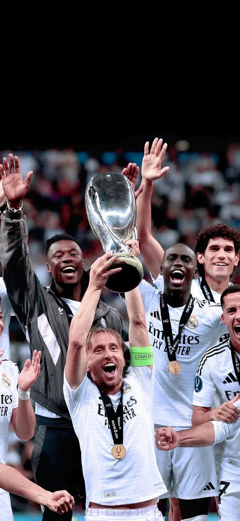 皇馬以攻為守捧「大」 皇馬以攻為守捧「大」